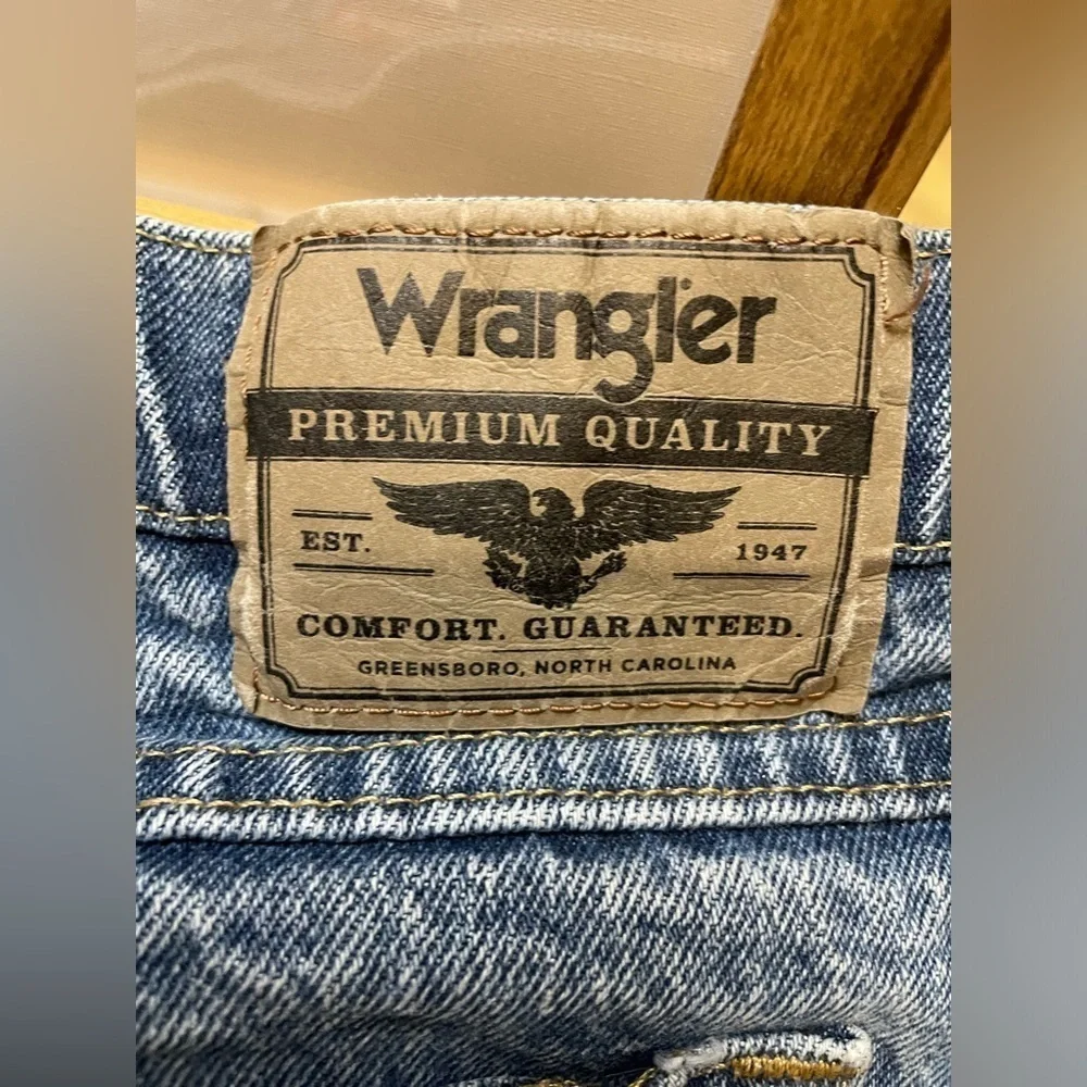 Guys Wrangler size 46X30 bootcut jeans